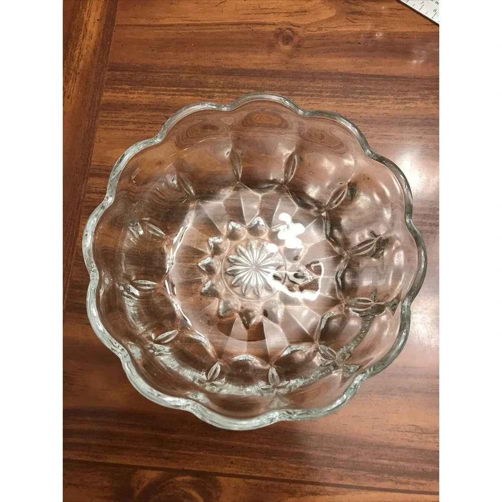 Vintage Clear‎ glass paneled nappy bowl 6 in star